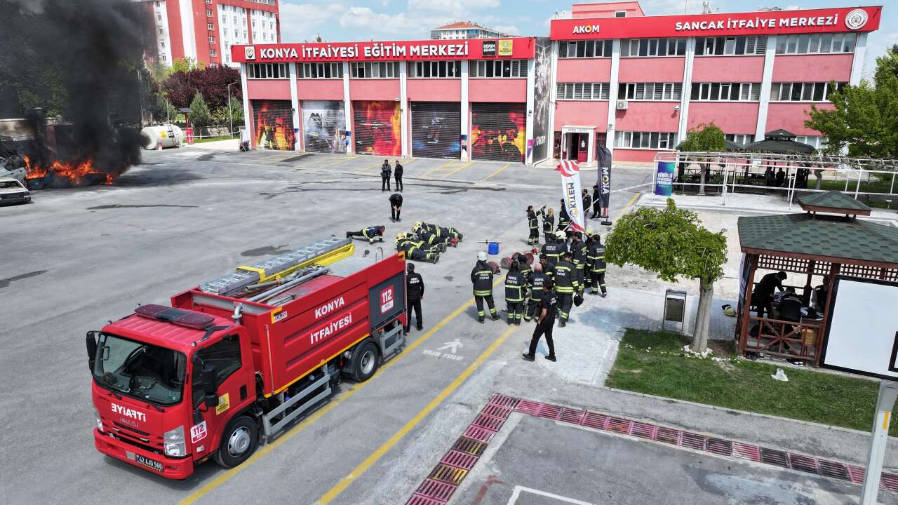 Konya’da gençler gönüllü olarak itfaiyeci olabiliyor 8